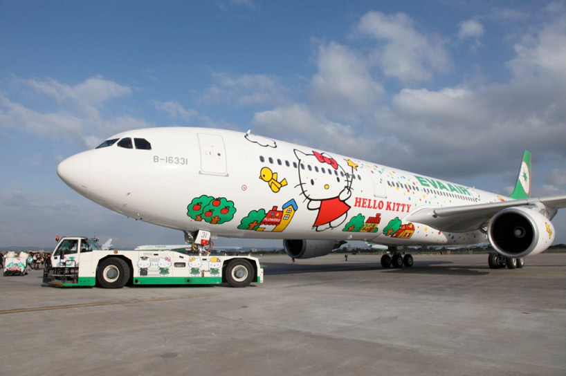 hello kitty airplane fleet for EVA air